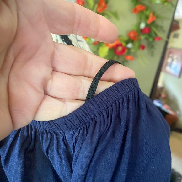 EUC Lilly Pulitzer Enna Top off shoulder True Navy/white pom pom trim - Picture 7 of 12